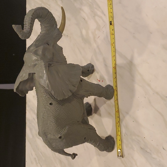 Animal Planet Discovery - Toys R Us Exclusive Elephant Toy - with Sound - 12" - Picture 8 of 9